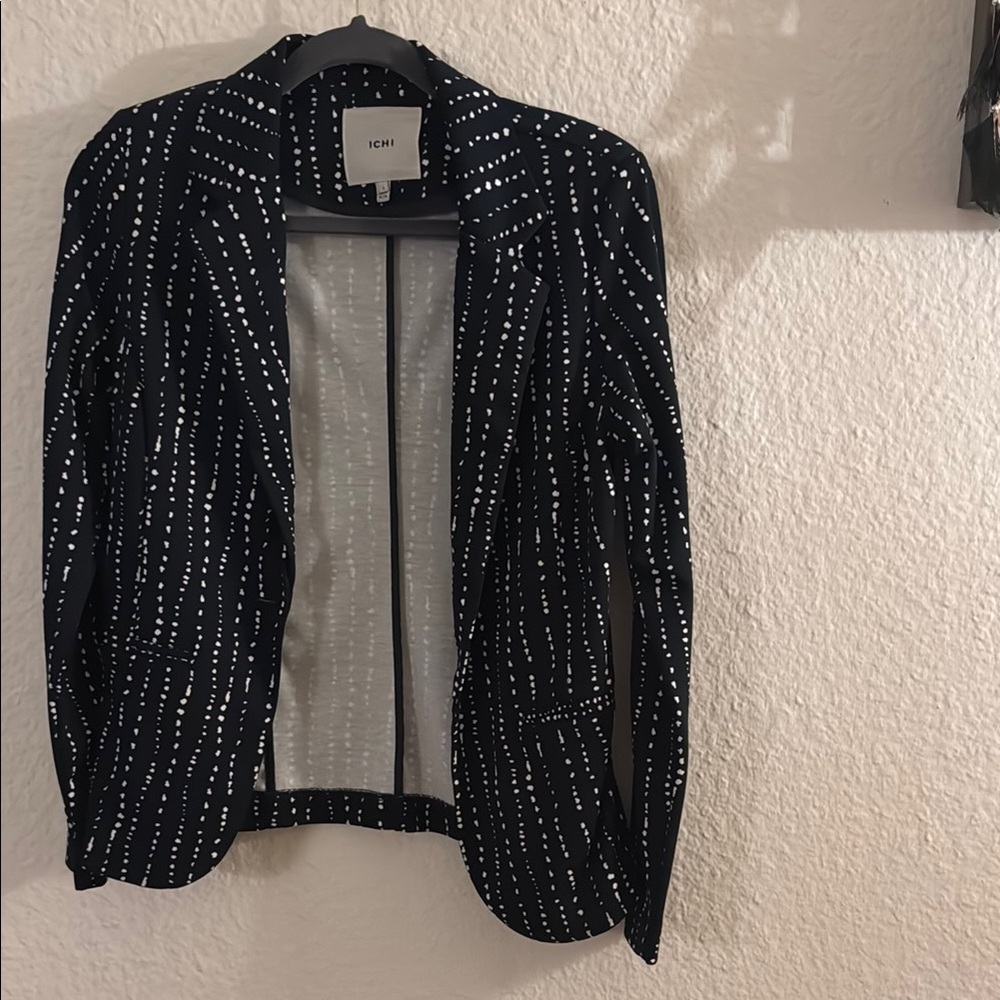 Black and White Textured Blazer with Metallic Sheen